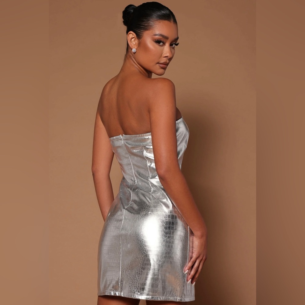 Fashion Nova 2 piece set brand new silver